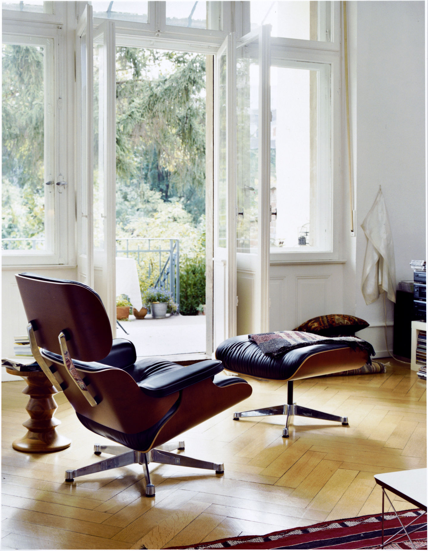 begroting ZuidAmerika Haas Eames Lounge Chair fauteuil Vitra - O'42 interieur Groningen
