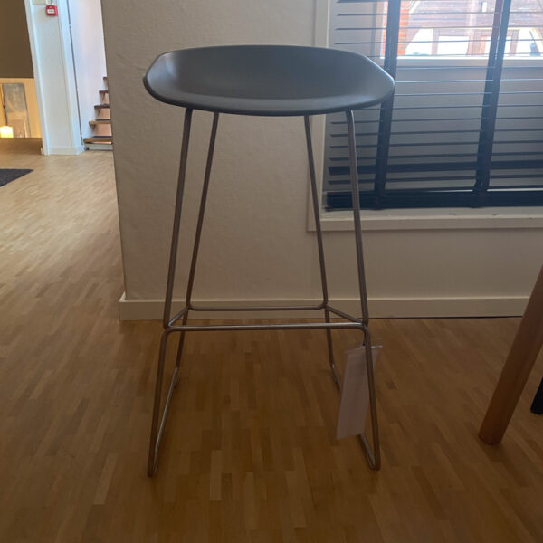 about a stool aas hay barkruk