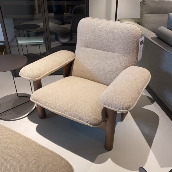 Brasilia lounge chair fauteuil met ottoman menu
